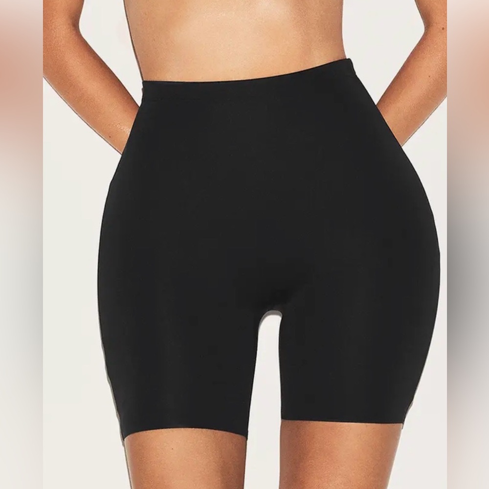 Hip Enhancing Mid Thigh Padded Shorts